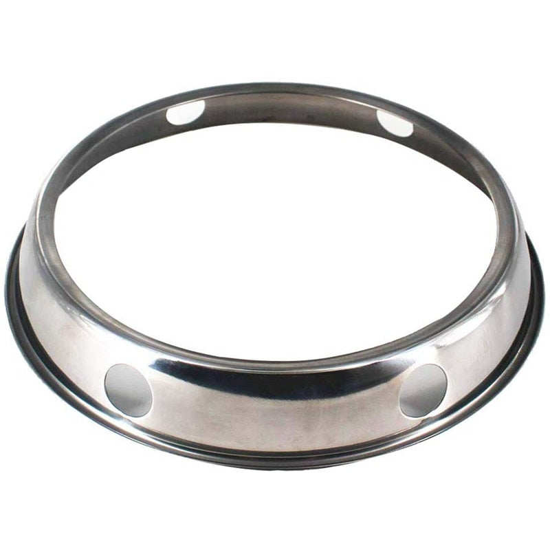 Le Tokachi wok holder, en blank metalring med runde huller i siden, fotograferet på hvid baggrund