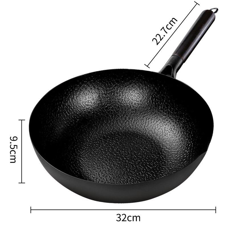 Måltegning af woken uden låg set ovenfra, med diameteren på 32 cm, højden og håndtagets længde markeret