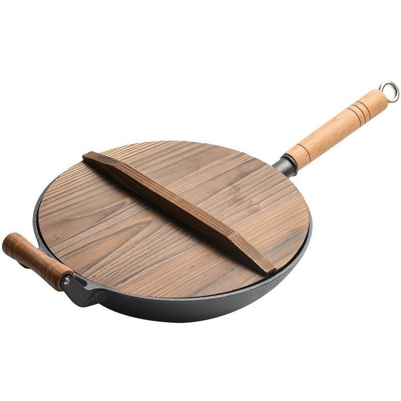 Le Hokan wok med trælåg, langt træskaft med ophængsring og kort hjælpegreb, fotograferet på hvid baggrund